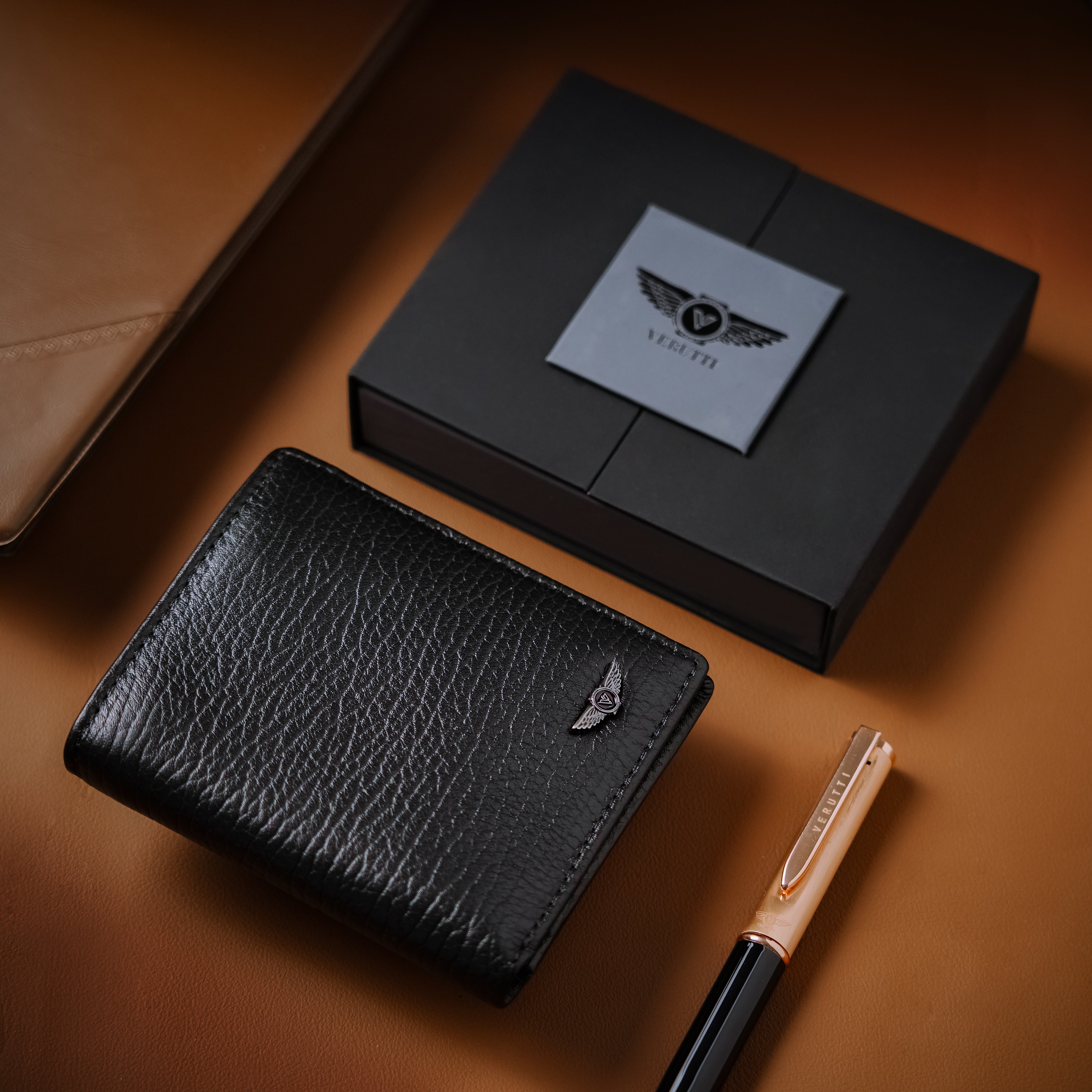 Men's Genuine Leather Vertical Wallet   Black Cowhide   Verutti VRW-5003-1