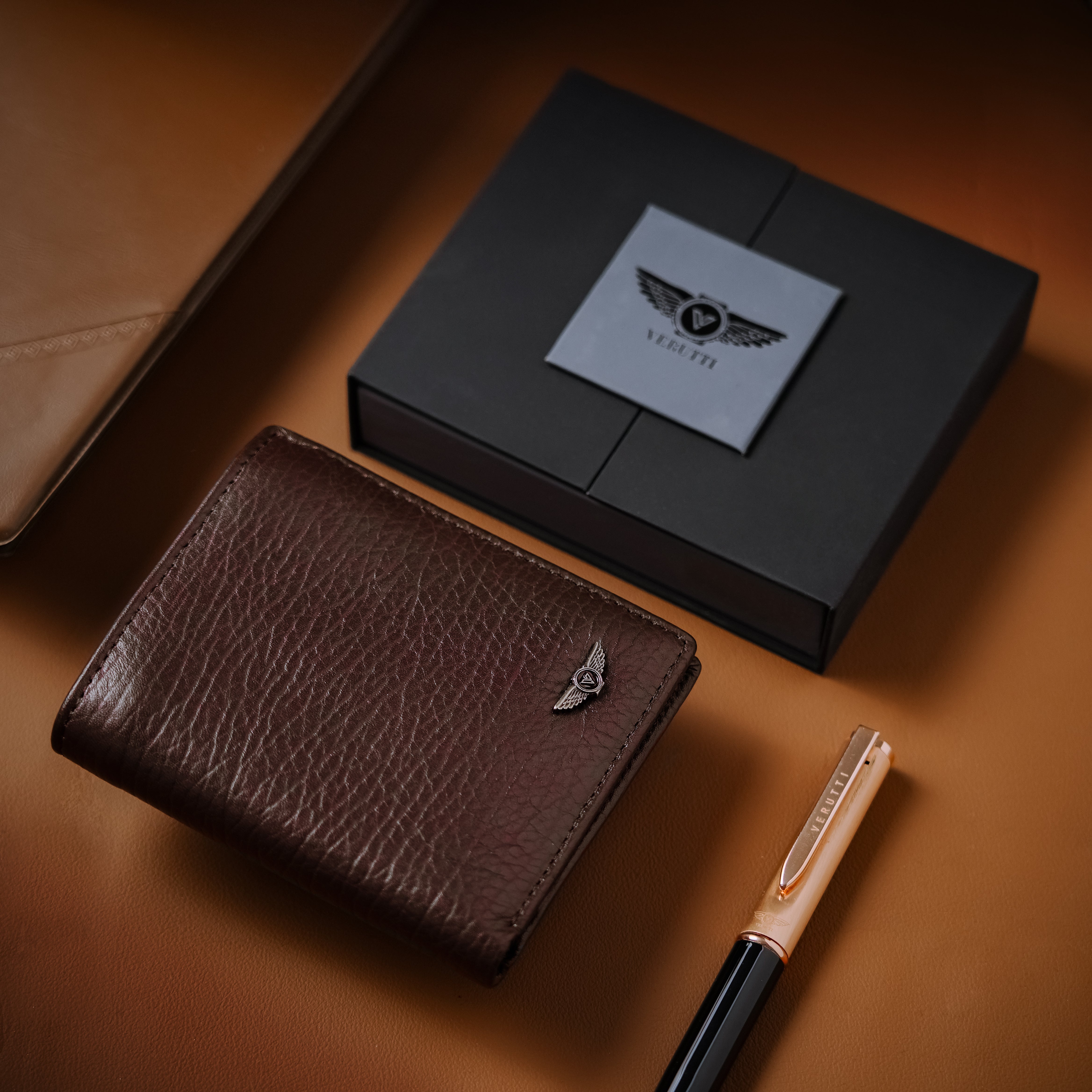 Men's Genuine Leather Vertical Wallet   Brown Cowhide   Verutti VRW-5003-2